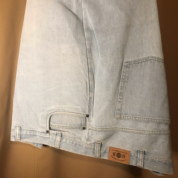 Clothes - Picture 5 of 8